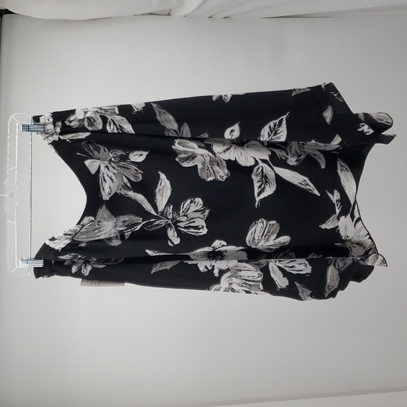 Zac & Rachel Woman Black White Floral Plus Size Curvy Size 2X - Picture 8 of 10